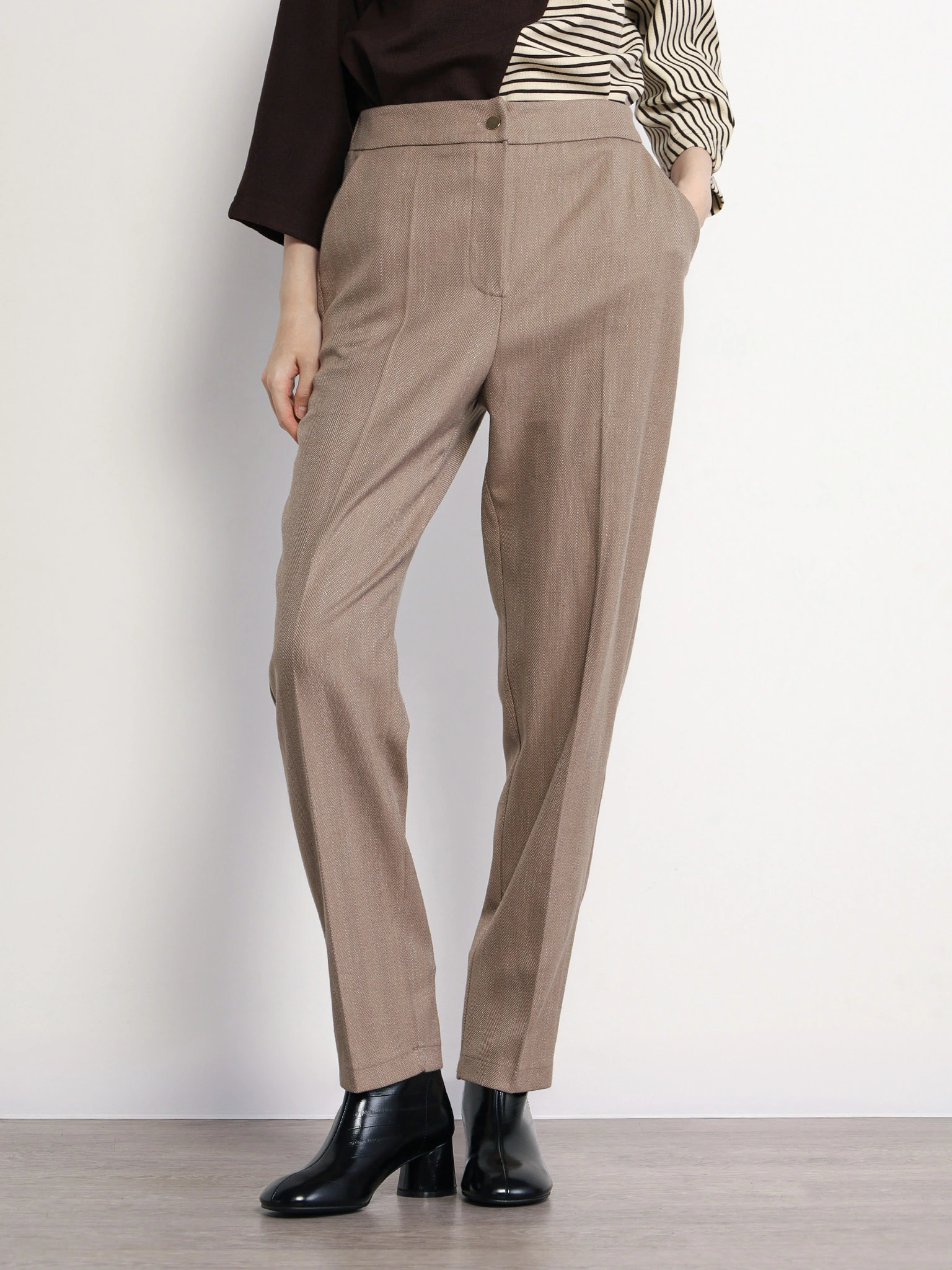 Брюки прямого кроя с эластичным поясом